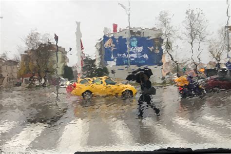 T­r­a­k­y­a­ ­v­e­ ­İ­s­t­a­n­b­u­l­ ­İ­ç­i­n­ ­K­u­v­v­e­t­l­i­ ­Y­a­ğ­ı­ş­ ­U­y­a­r­ı­s­ı­